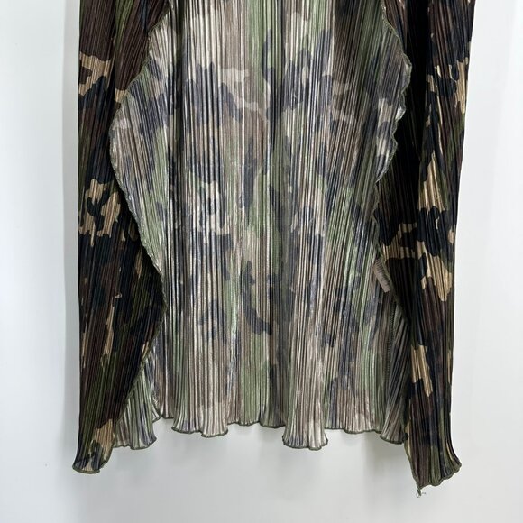 3/$25 LulaRoe Camo Shirley Kimono Duster Cardigan Top M Plisse Pleat Army Green - Picture 4 of 8